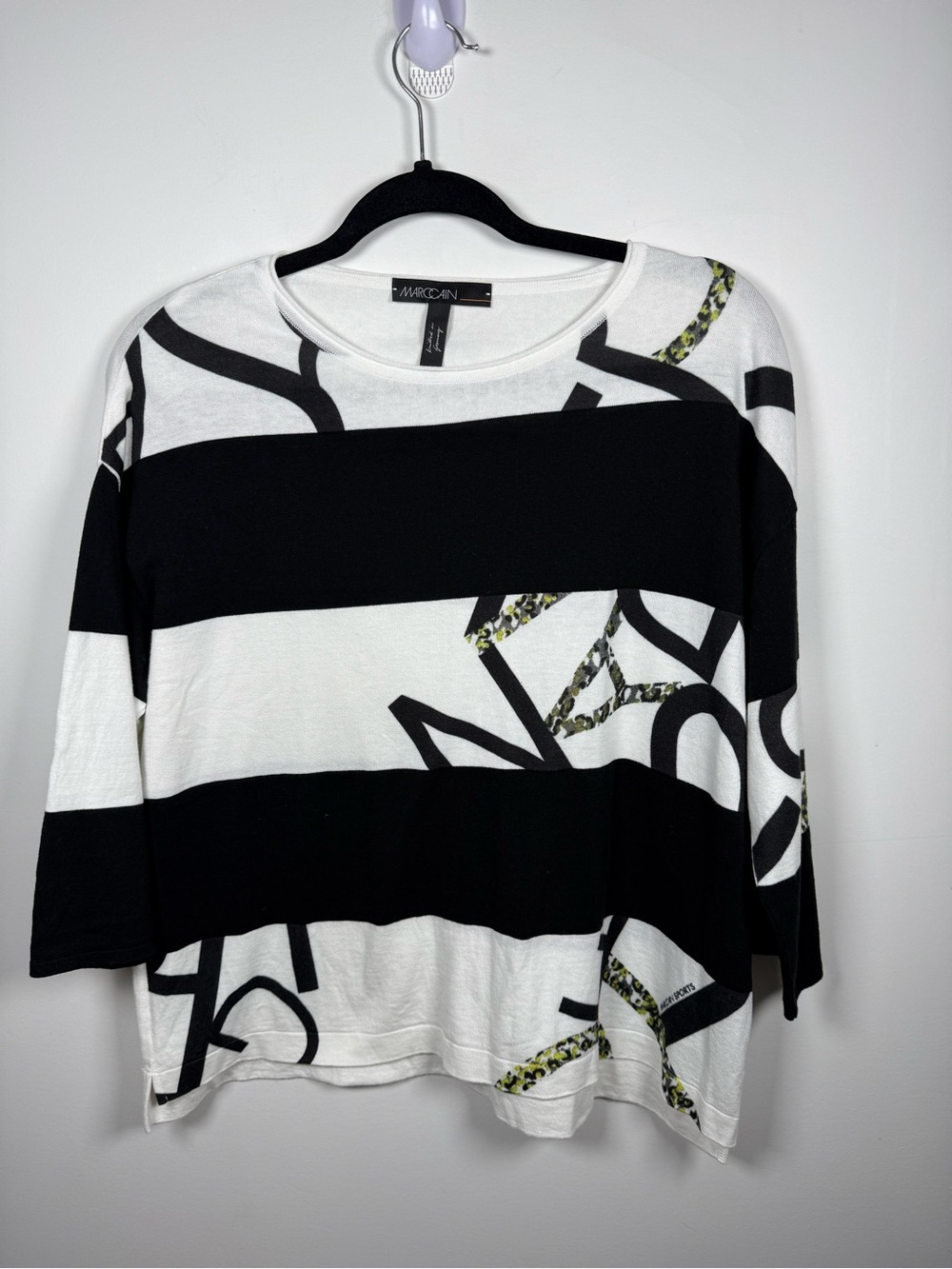 MARC CAIN | Boxy Graphic Logo Sweater Size N4 P2P 22”